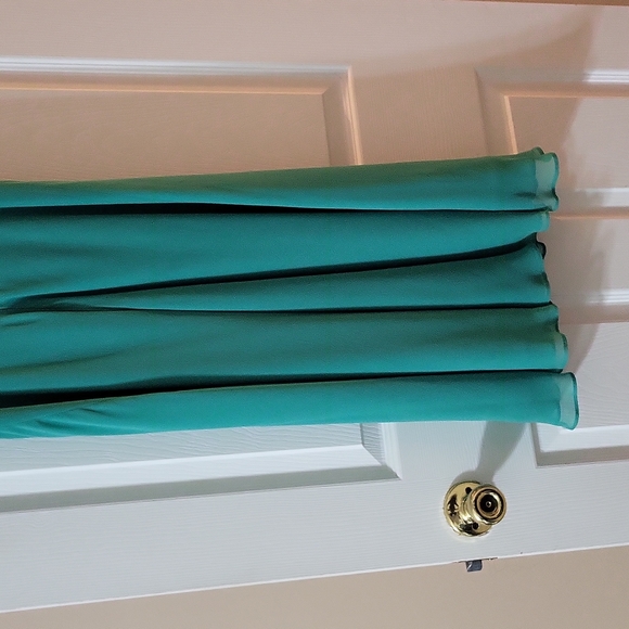 Dress - Picture 3 of 6